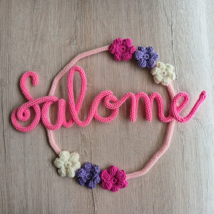 Nombre con marco decorado image